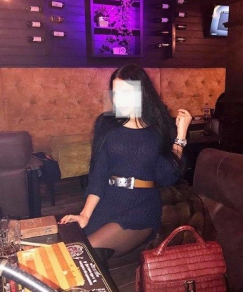 Ты сможешь открыть для себя новые грани наслаждения и узнать, что такое истинная страсть и эмоции. Мое опытное тело и нежные руки приведут тебя к экстазу, а внимание и забота о твоих желаниях сделают нашу встречу поистине особенной. Живу в Москве, в центре событий и страсти. Фотографии - мое настоящее отражение, так что можешь быть уверен в их достоверности. У меня есть отзывы, которые подтверждают мою чувственность и ненасытную страсть. Разреши мне сделать твои желания ярче и реальнее. Отправляйся в путешествие по нашим совместным фантазиям, и они станут яркими точками нашей встречи 👄💋 Катя